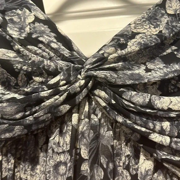 Cinq a Sept Harlie Twist Front Floral Print Mini Dress - Picture 4 of 7